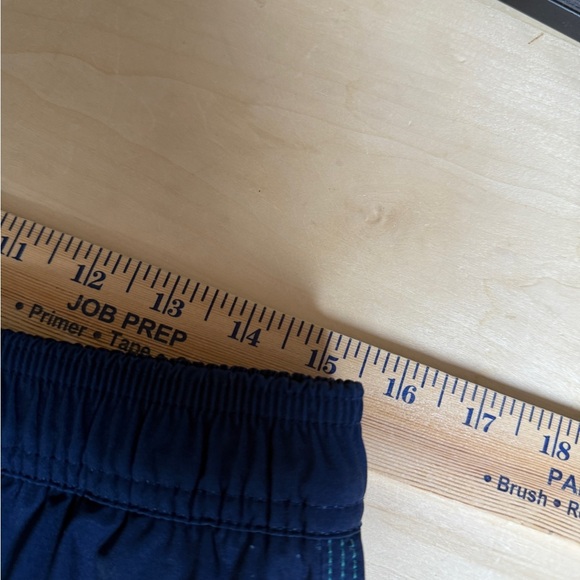 Vineyard Vines Men's Color Block Lined 7" Swim Trunks - Medium - Picture 4 of 6